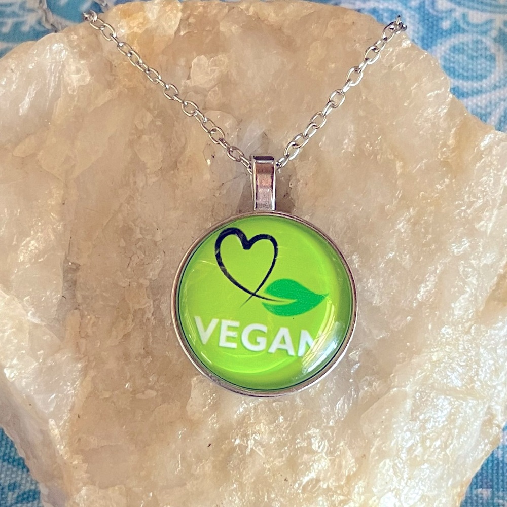 New‎ Vegan Necklace Heart Leaf Pendant Silver Chain Vegetarian Jewelry